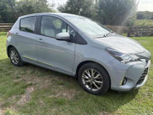 2018 Toyota Yaris 1.5 Vvt-I Icon in Grey — image 3