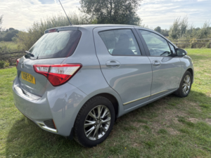 2018 Toyota Yaris 1.5 Vvt-I Icon in Grey — image 5