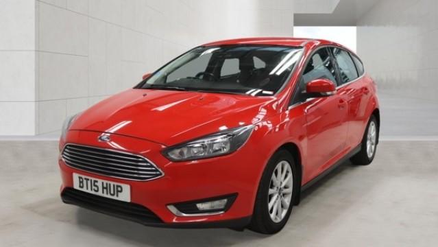 2015 Ford Focus 1.0 T Ecoboost Titanium Red 5dr Satnav+low Tax+8 Stamps in Red — image 1