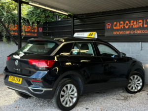 2019 Volkswagen T-Roc 1.0 Tsi Se in Black — image 4