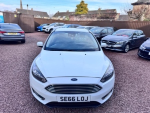 2017 Ford Focus 1.0t Ecoboost Titanium Euro 6 (s/s) 5dr in White — image 2