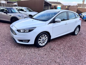 2017 Ford Focus 1.0t Ecoboost Titanium Euro 6 (s/s) 5dr in White — image 3