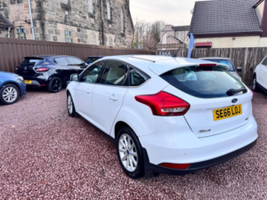 2017 Ford Focus 1.0t Ecoboost Titanium Euro 6 (s/s) 5dr in White — image 4