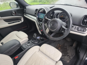 2022 MINI Countryman 2.0 Cooper S Exclusive Steptronic Euro 6 (s/s) 5dr in Black — image 3