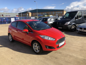 2014 Ford Fiesta 1.3 Zetec in Red — image 2