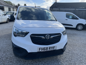 2019 Vauxhall Combo 1.6 Turbo D 2300 Edition in White — image 2