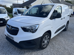 2019 Vauxhall Combo 1.6 Turbo D 2300 Edition in White — image 6