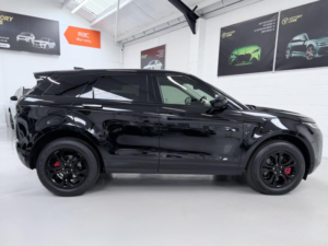 2020 Land Rover Range Rover Evoque 2.0 D180 Mhev S in Black — image 4