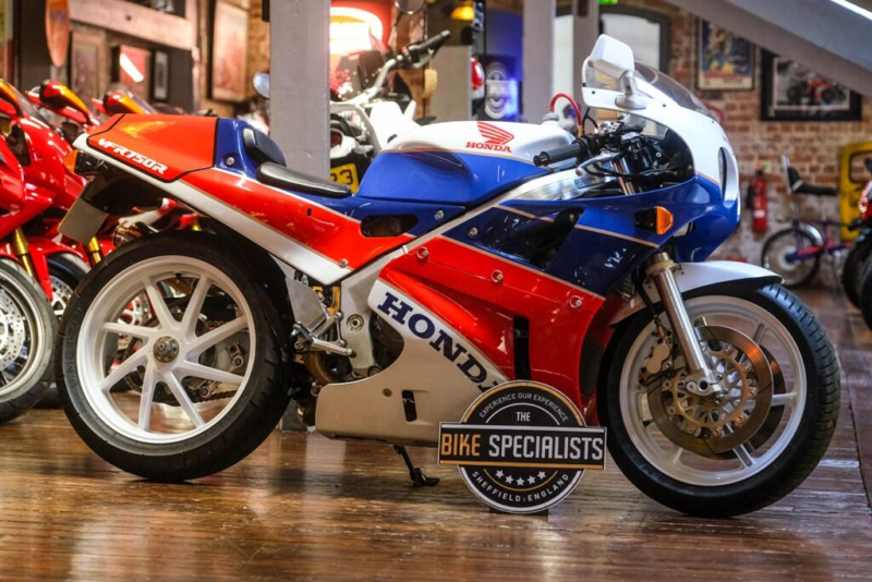 1992 Honda Vfr750 Rc30 - *uk Registered - Low Ownership - Low Mileage* in Blue — image 1