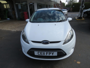2011 Ford Fiesta 1.25 Edge 5dr in White — image 2