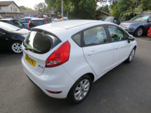 2011 Ford Fiesta 1.25 Edge 5dr in White — image 6