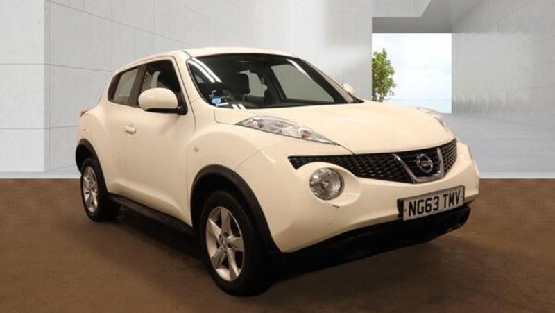 2014 Nissan Juke 1.6 Visia Euro 5 5dr in White — image 1