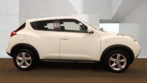 2014 Nissan Juke 1.6 Visia Euro 5 5dr in White — image 5