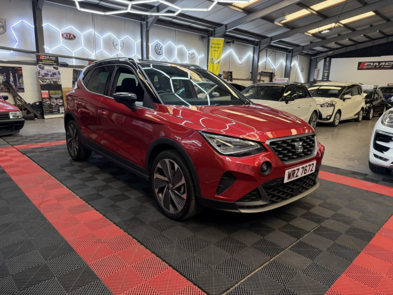 2025 SEAT Arona 1.0 Tsi Fr Sport in Red — image 1