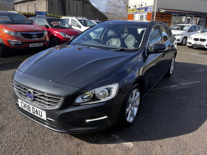 2018 Volvo V60 2.0 Se Nav T4 in Grey — image 1