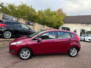 2015 Ford Fiesta 1.5 Tdci Zetec Euro 5 5dr in Red — image 5