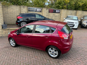 2015 Ford Fiesta 1.5 Tdci Zetec Euro 5 5dr in Red — image 6