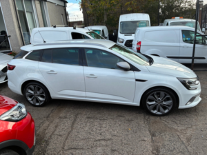 2019 Renault Megane 1.3 Tce Gt Line Sport Tourer 5dr Petrol Manual Euro 6 (s/s) (140 Ps) in White — image 2