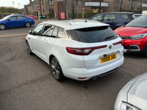 2019 Renault Megane 1.3 Tce Gt Line Sport Tourer 5dr Petrol Manual Euro 6 (s/s) (140 Ps) in White — image 4