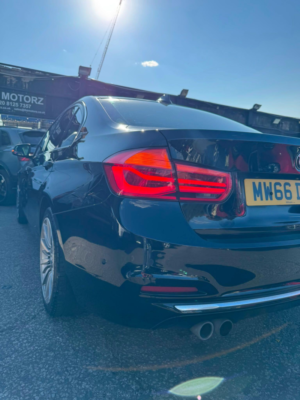 2016 BMW 3 Series 2.0 330e 7.6kwh Luxury Auto Euro 6 (s/s) 4dr in Black — image 5