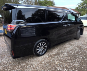 2015 Toyota Vellfire 2.5l Petrol-30 Series-Ulez/caz Pass-Free 40months Gold Warranty & 12months Aa Breakdown Cover. in Black — image 4
