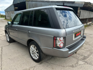 2011 Land Rover Range Rover 4.4 Td V8 Vogue in Grey — image 2