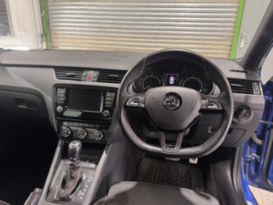 2016 Skoda Octavia 2.0 Tfsi Vrs in Blue — image 2