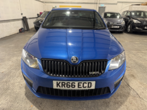 2016 Skoda Octavia 2.0 Tfsi Vrs in Blue — image 3