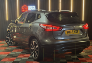 2015 Nissan Qashqai 1.5 Dci Tekna in Grey — image 2