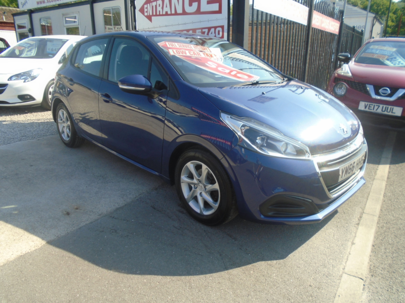 2017 Peugeot 208 1.2 Puretech Active Hatchback 5dr Petrol Manual Euro 6 (82 Ps) in Blue — image 1