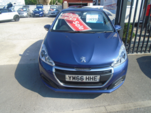 2017 Peugeot 208 1.2 Puretech Active Hatchback 5dr Petrol Manual Euro 6 (82 Ps) in Blue — image 2