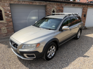 2008 Volvo Xc70 2.4 D5 Se in Gold — image 2