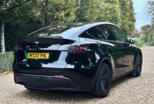 2023 Tesla Model Y (dual Motor) Long Range Auto 4wde 5dr in Black — image 4