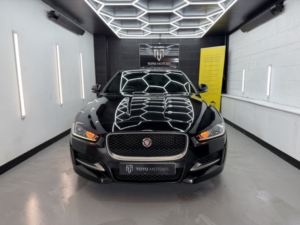 2016 Jaguar Xe 2.0 D R-Sport in Black — image 2