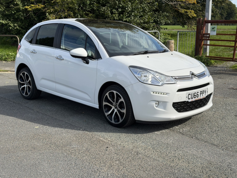 2016 Citroen C3 1.2 Puretech Platinum in White — image 1