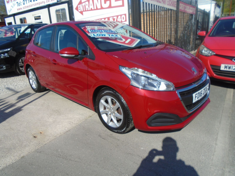 2016 Peugeot 208 1.6 Bluehdi Active Hatchback 5dr Diesel Manual Euro 6 (75 Ps) in Red — image 1
