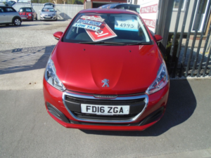 2016 Peugeot 208 1.6 Bluehdi Active Hatchback 5dr Diesel Manual Euro 6 (75 Ps) in Red — image 2