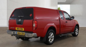 2014 Nissan Navara 2.5 Dci Acenta King Cab Pickup 4WD Euro 5 4dr in Red — image 4