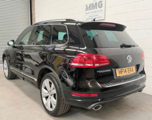 2014 Volkswagen Touareg 3.0 Tdi V6 Bluemotion Tech R-Line Tiptronic 4WD Euro 5 (s/s) 5dr in Black — image 5
