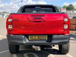 2021 Toyota Hilux 2.8 D-4d Invincible X Auto 4WD Euro 6 (s/s) 4dr in Red — image 3