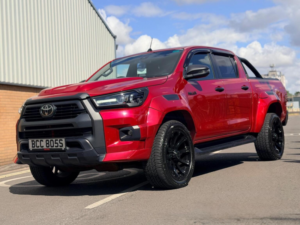 2021 Toyota Hilux 2.8 D-4d Invincible X Auto 4WD Euro 6 (s/s) 4dr in Red — image 5