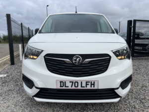 2020 Vauxhall Combo 1.6 Turbo D 2300 Sportive in White — image 2