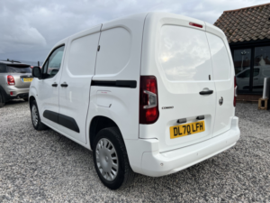 2020 Vauxhall Combo 1.6 Turbo D 2300 Sportive in White — image 5