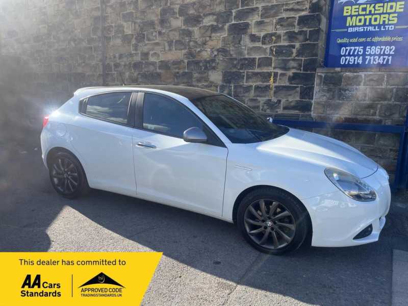 2013 Alfa Romeo Giulietta 2.0 Jtdm-2 Collezione Euro 5 (s/s) 5dr in White — image 1