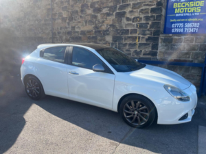 2013 Alfa Romeo Giulietta 2.0 Jtdm-2 Collezione Euro 5 (s/s) 5dr in White — image 2