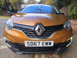 2017 Renault Captur 1.5 Dynamique Nav Dci 90 in Orange — image 2