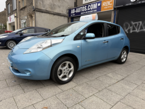2015 Nissan Leaf 24kwh Acenta in Blue — image 3