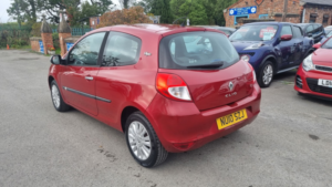 2010 Renault Clio 1.2 I-Music in Red — image 5