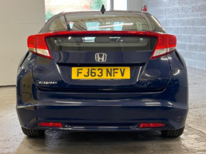 2013 Honda Civic 1.6 I-Dtec Es Hatchback 5dr Diesel Manual Euro 5 (s/s) (120 Ps) in Blue — image 4