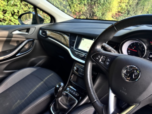 2021 Vauxhall Astra 1.2 Turbo Griffin Edition in Black — image 3